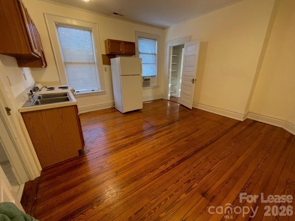 501 E Kingston Avenue - Photo 7