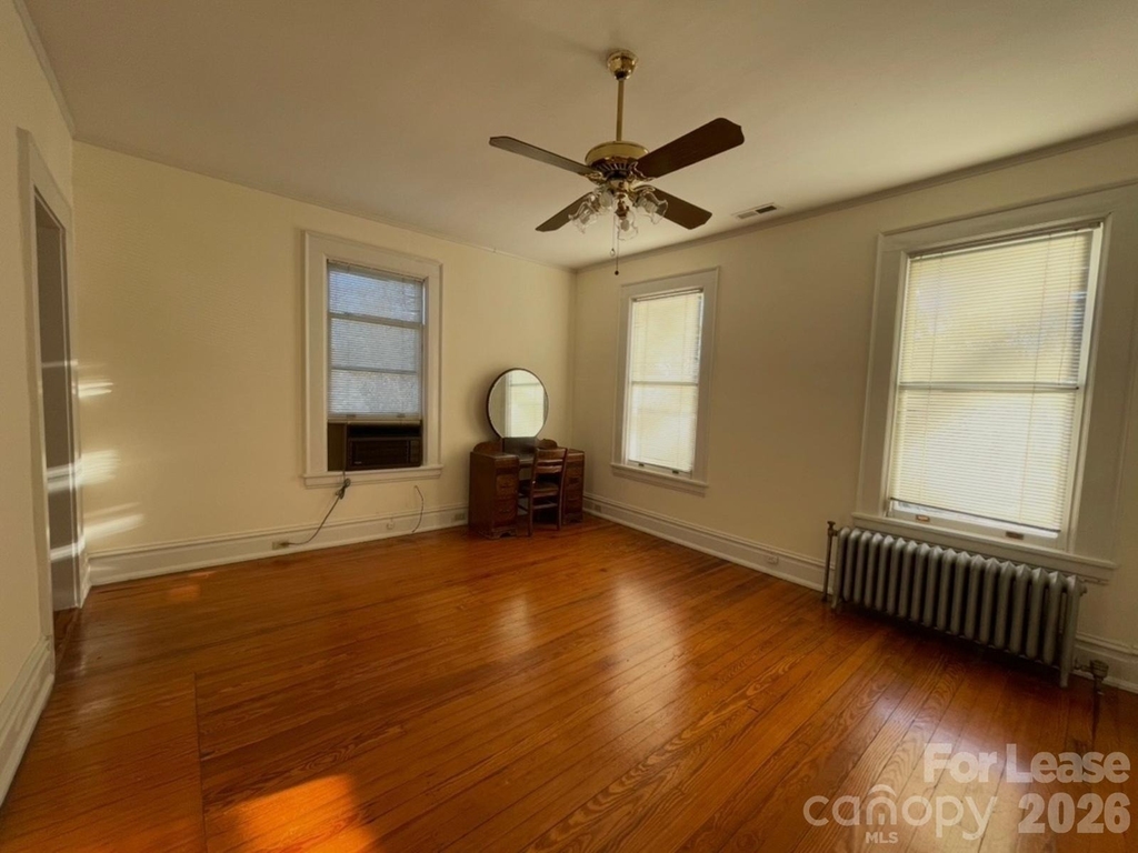 501 E Kingston Avenue - Photo 12