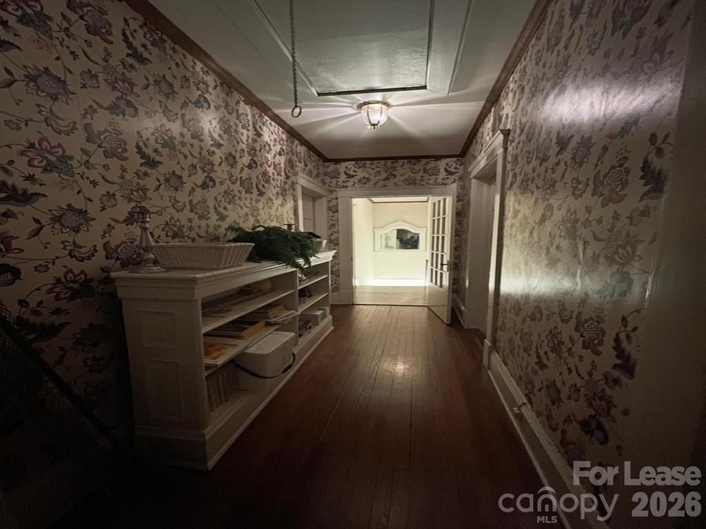 501 E Kingston Avenue - Photo 5