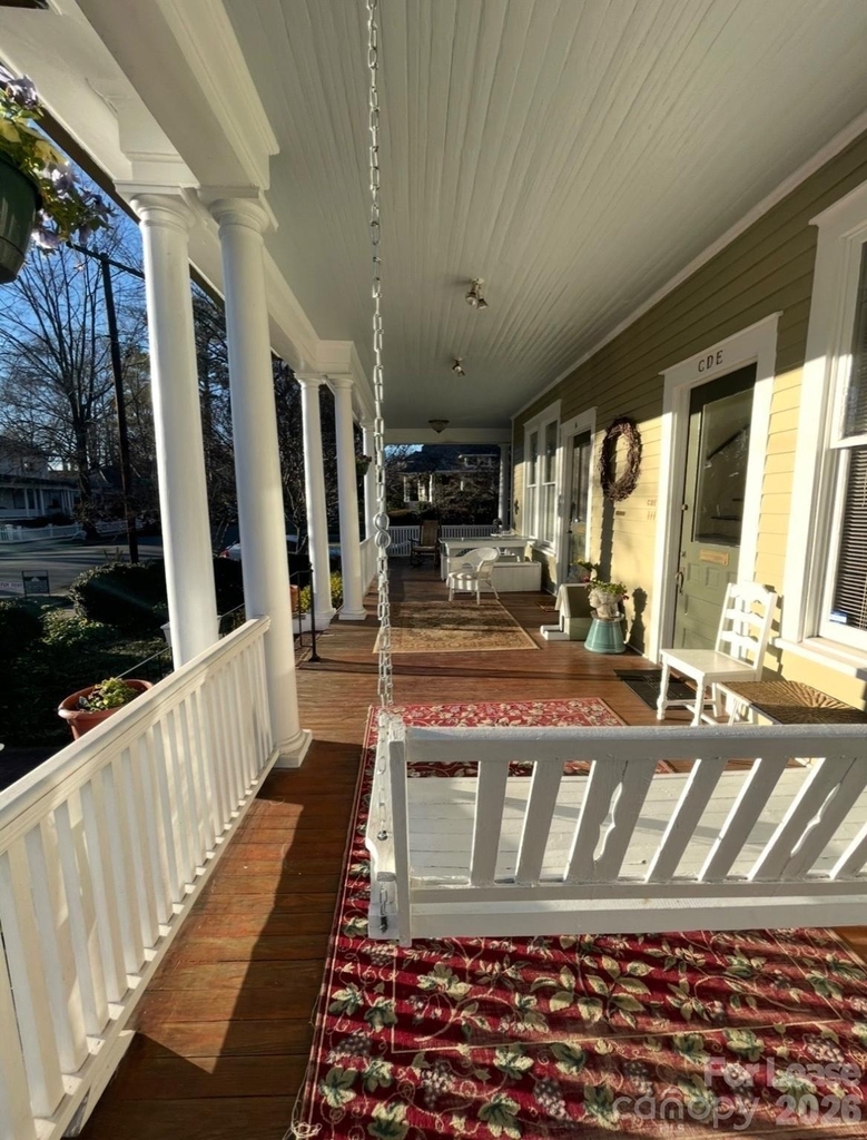 501 E Kingston Avenue - Photo 2