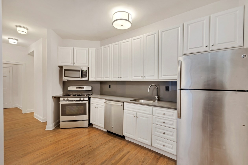 121 Madison Avenue - Photo 0