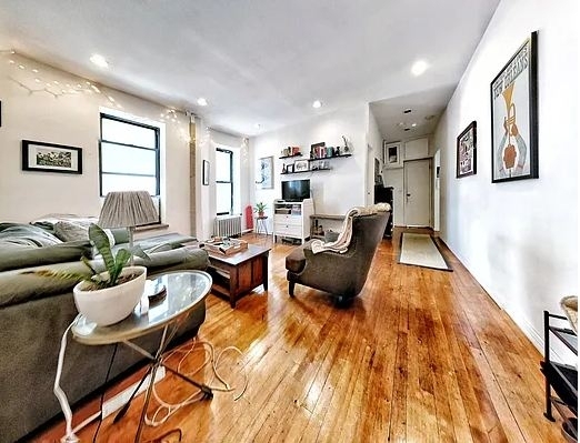 188 2nd Avenue - Photo 0