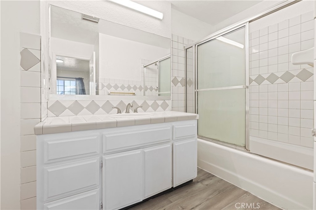 10123 Finch Ave - Photo 8