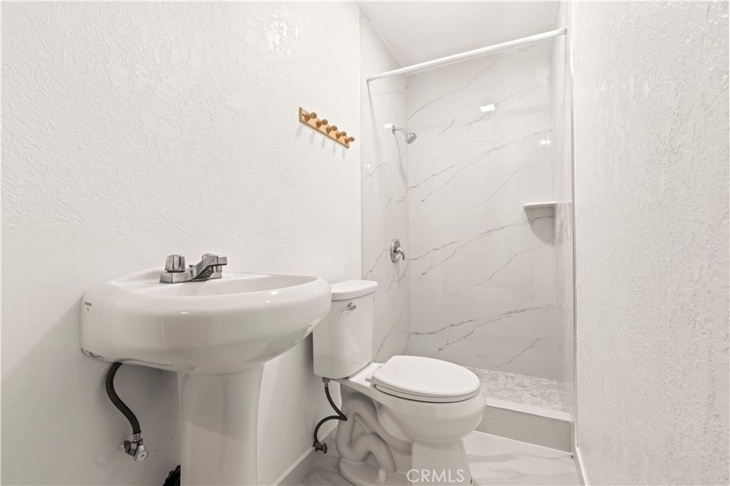 10123 Finch Ave - Photo 9