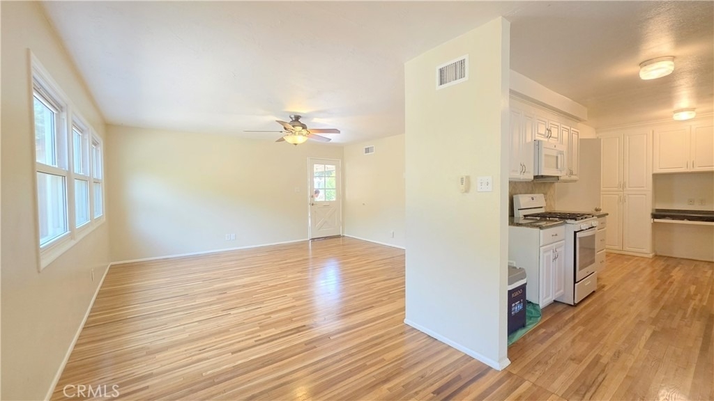 182 E Green Street - Photo 7