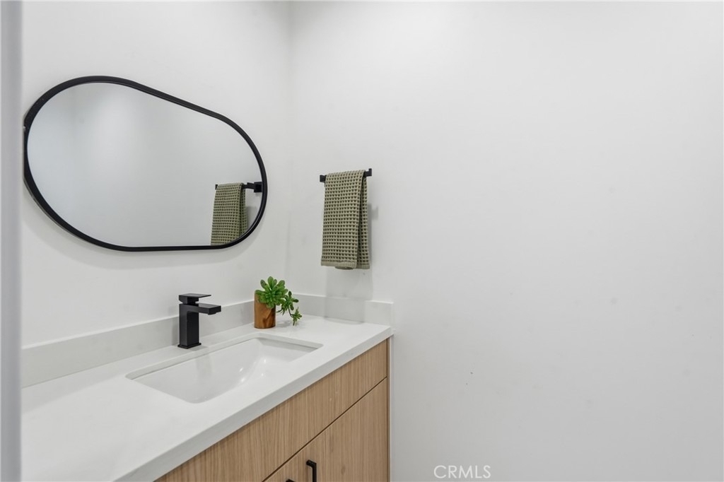 1430 S Cloverdale Avenue - Photo 17