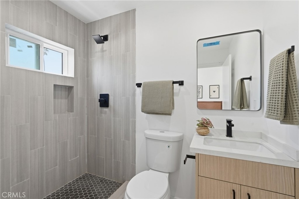 1430 S Cloverdale Avenue - Photo 8