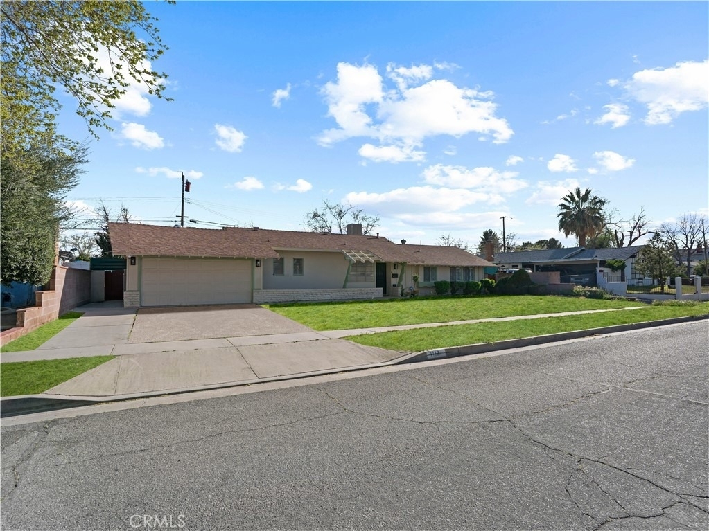 1112 E Avenue J4 - Photo 0