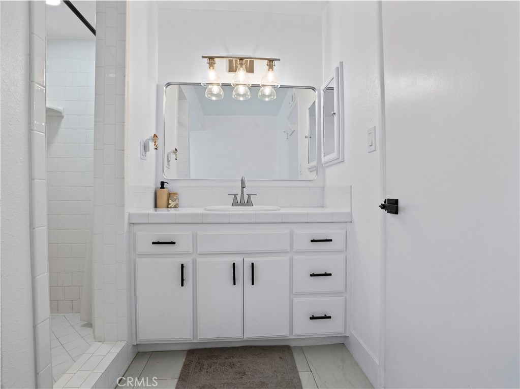 1112 E Avenue J4 - Photo 11