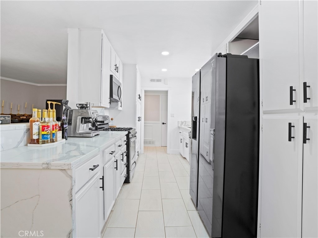 1112 E Avenue J4 - Photo 4