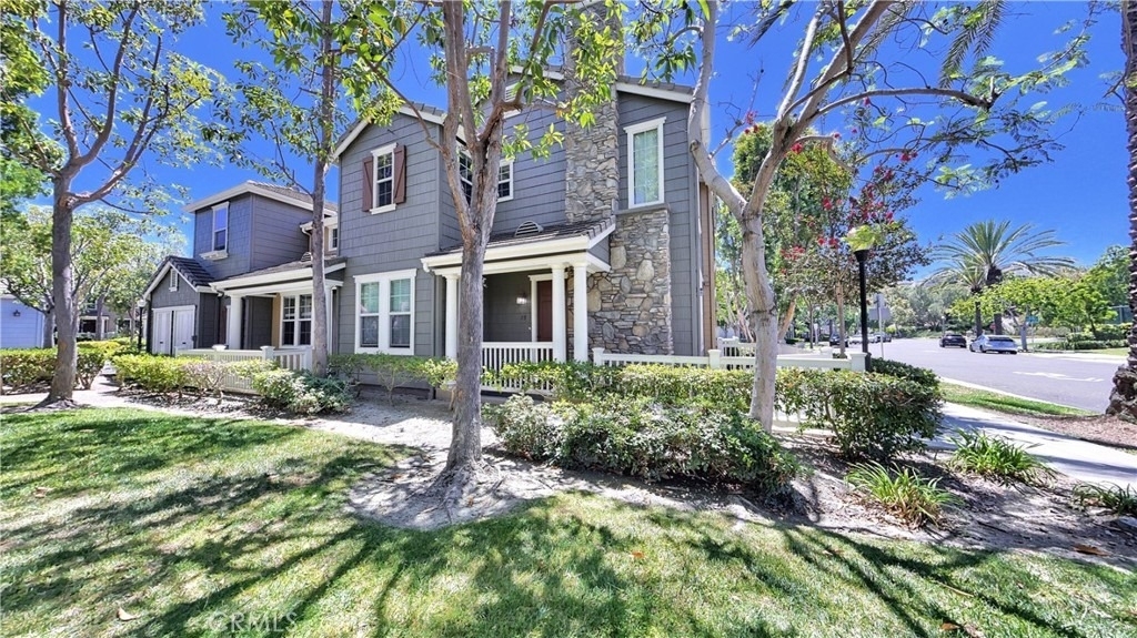 15 Elmhurst - Photo 2