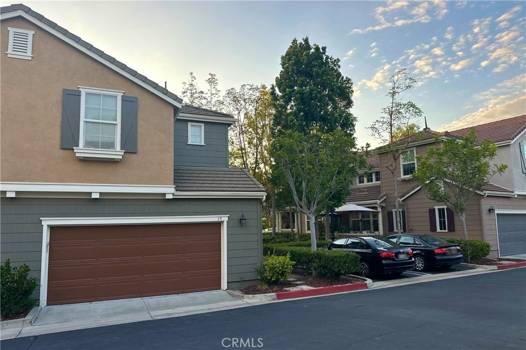 15 Elmhurst - Photo 1