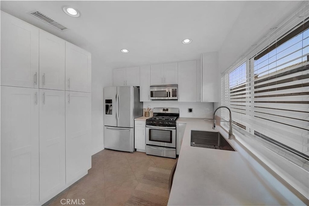 2454 Chinook Drive - Photo 6