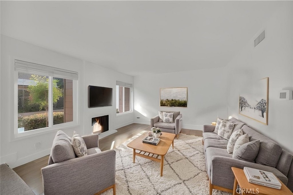 2454 Chinook Drive - Photo 2