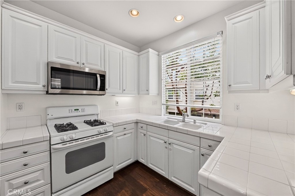 2068 Owens - Photo 13
