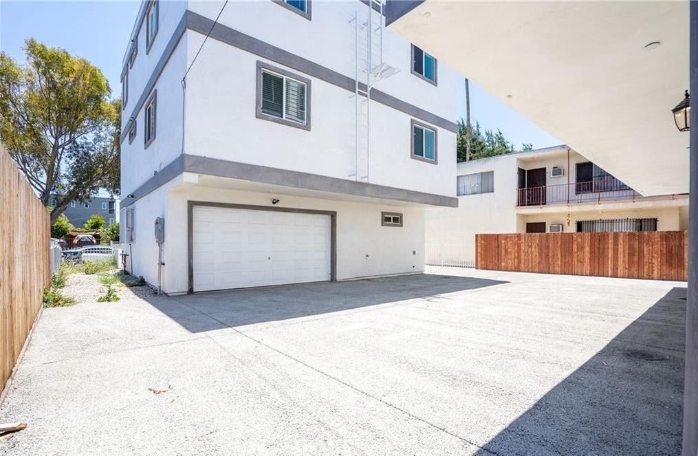 2125 S West View - Photo 8