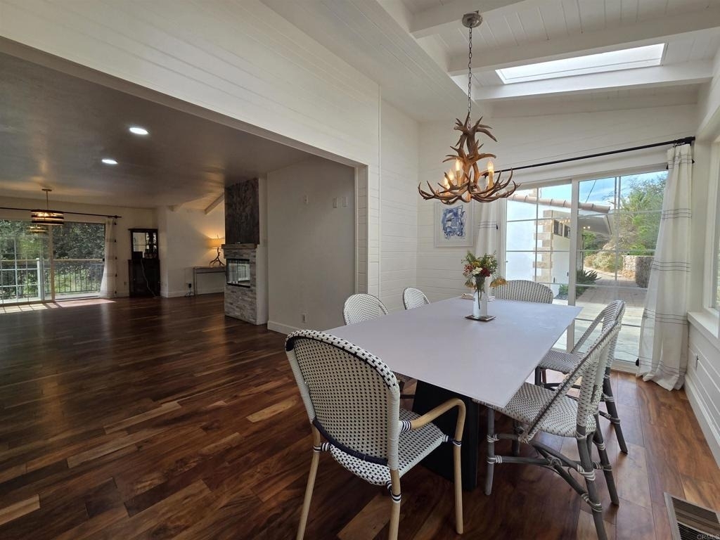 1165 Midway Dr - Photo 3