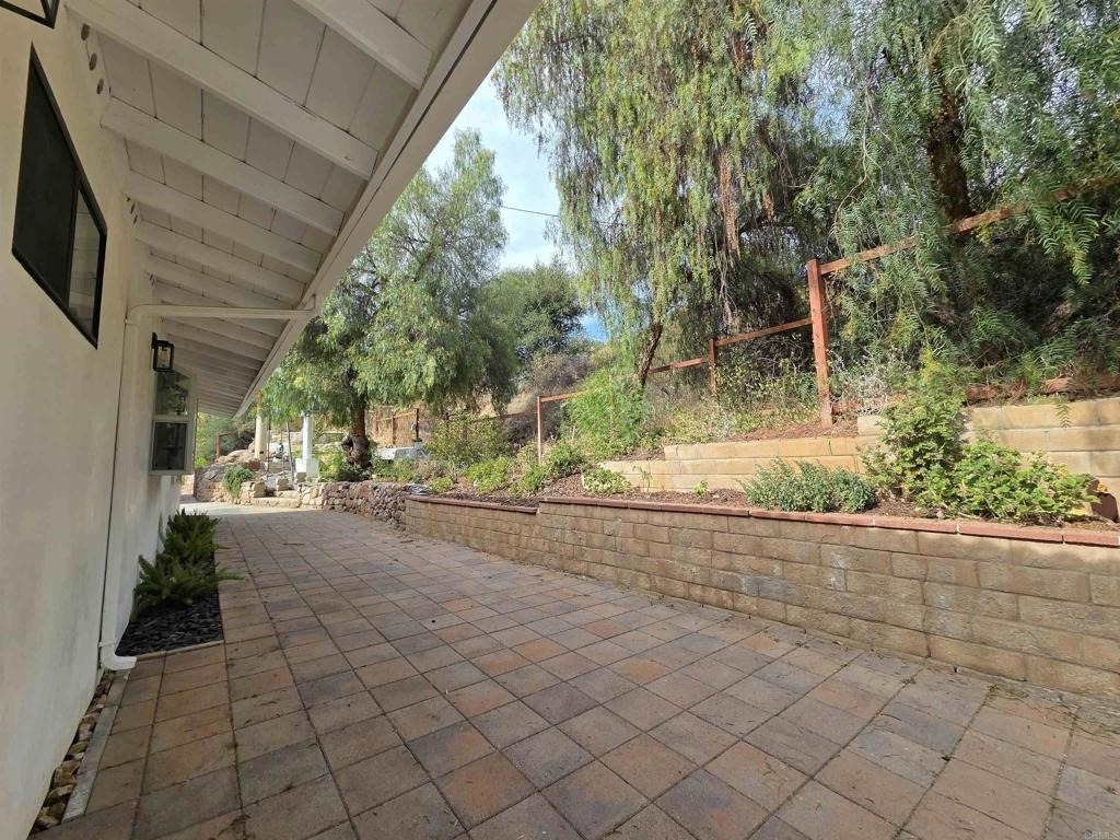 1165 Midway Dr - Photo 33