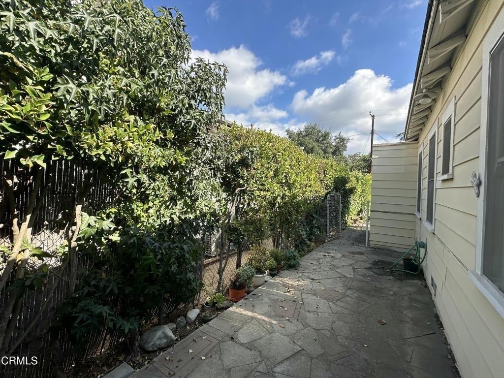 2122 Navarro Avenue - Photo 35