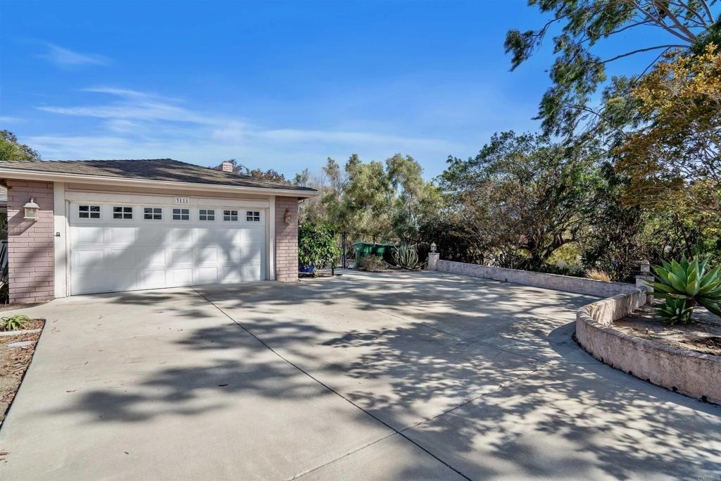 3111 Skyline - Photo 11
