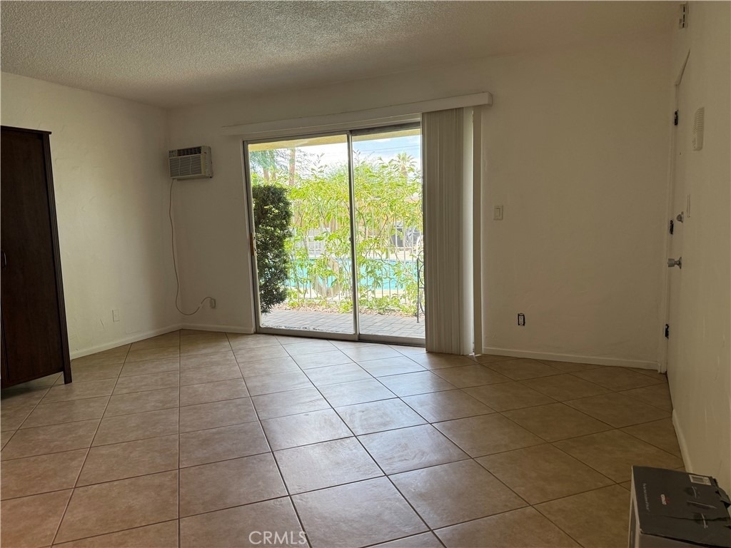 807 E Cottonwood Road - Photo 1