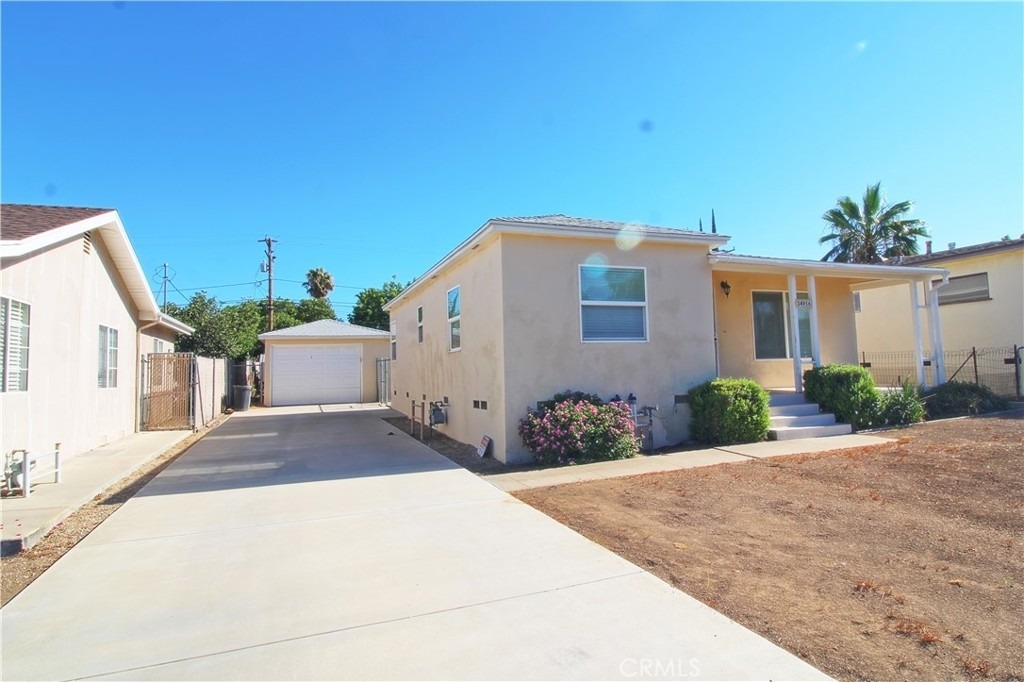 34956 Avenue B - Photo 0