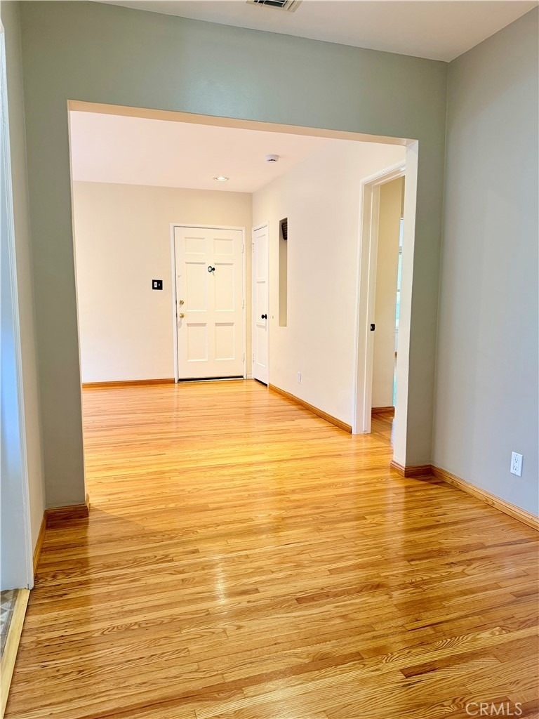 828 N Pass - Photo 32