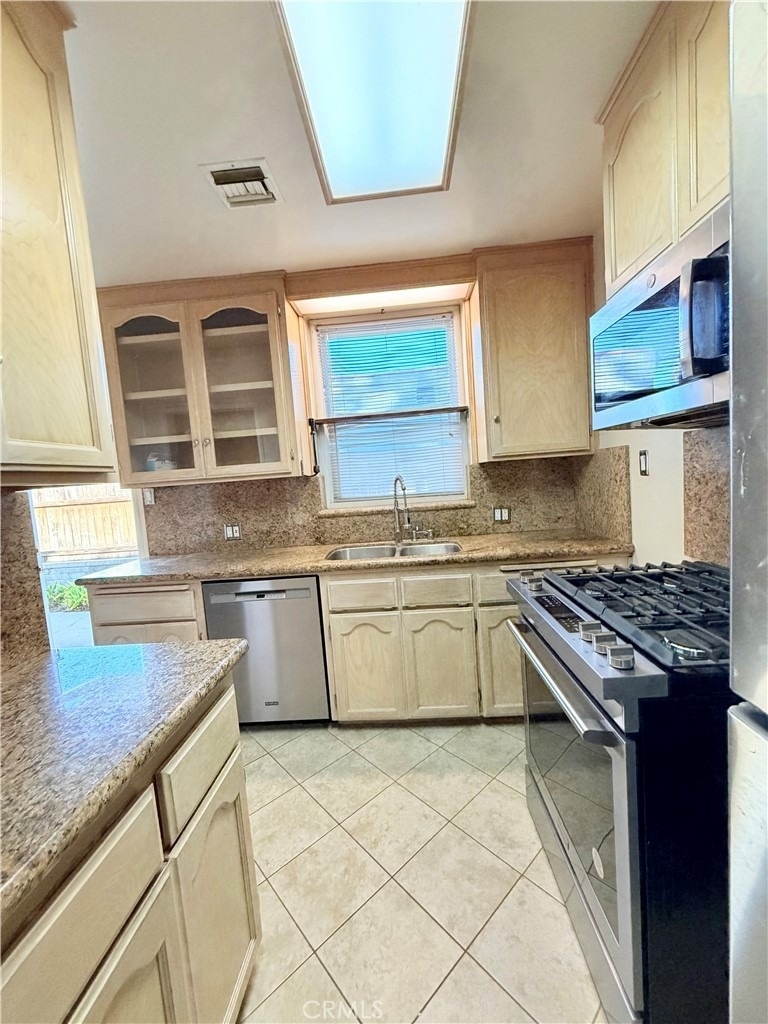 828 N Pass - Photo 13