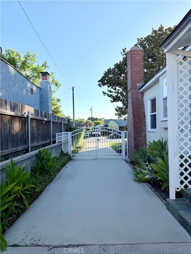 828 N Pass - Photo 44