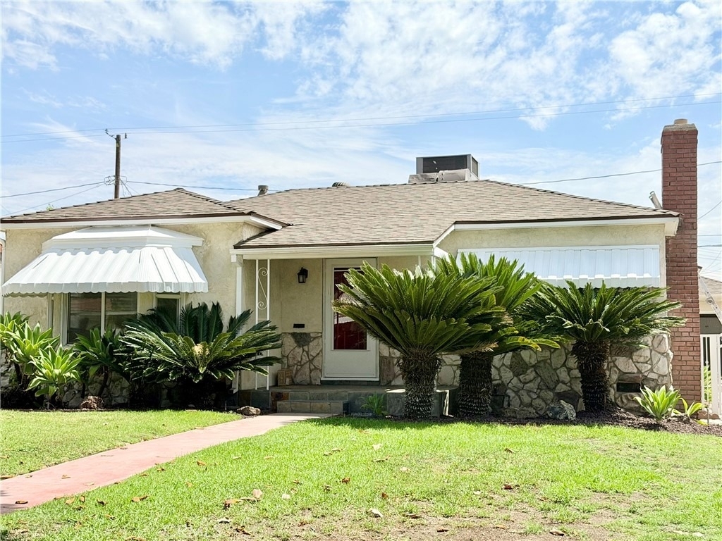 828 N Pass - Photo 0