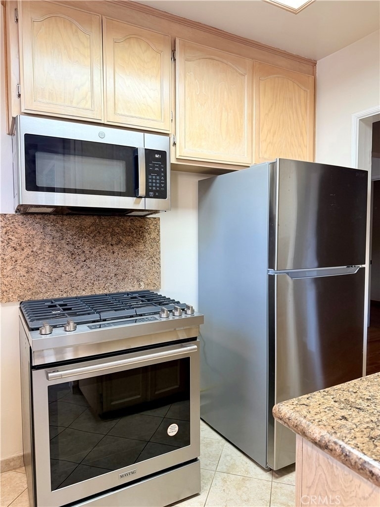 828 N Pass - Photo 15