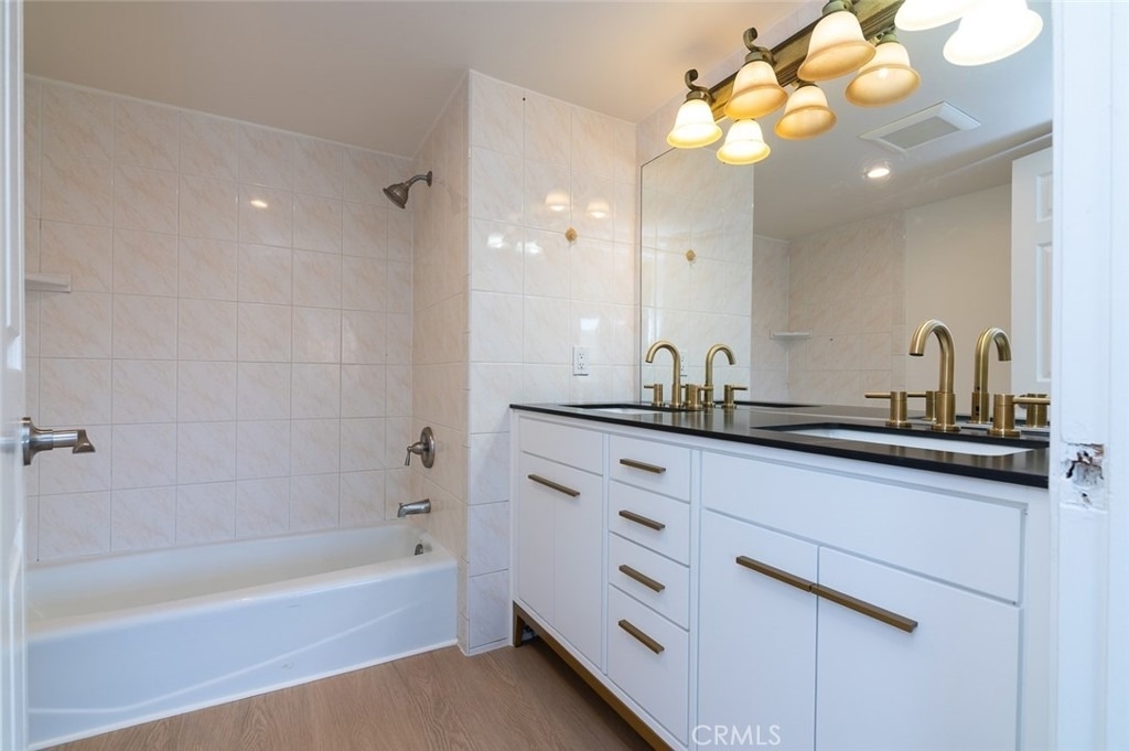 345 N Jackson Street - Photo 15