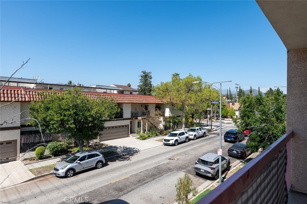 345 N Jackson Street - Photo 21