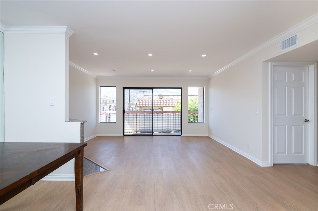 345 N Jackson Street - Photo 7