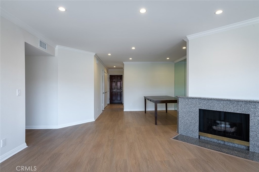 345 N Jackson Street - Photo 5