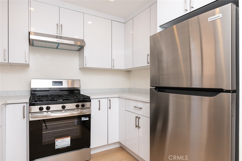 345 N Jackson Street - Photo 9