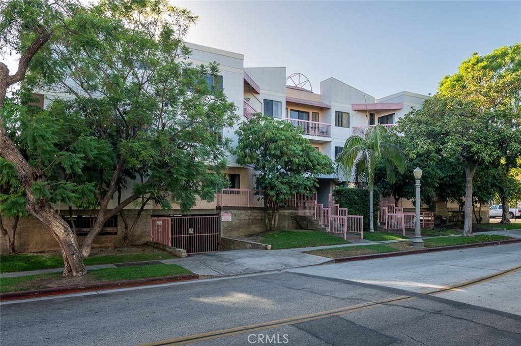 345 N Jackson Street - Photo 0