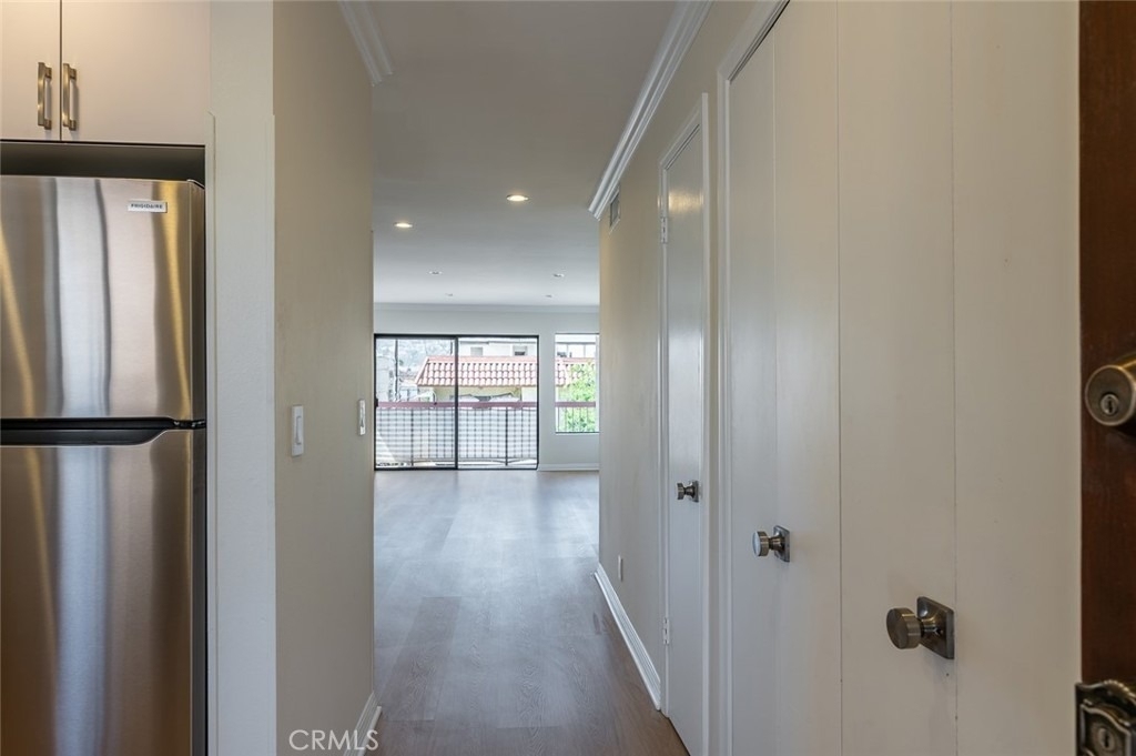 345 N Jackson Street - Photo 11