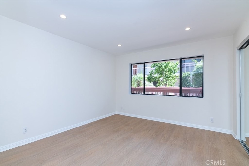 345 N Jackson Street - Photo 12