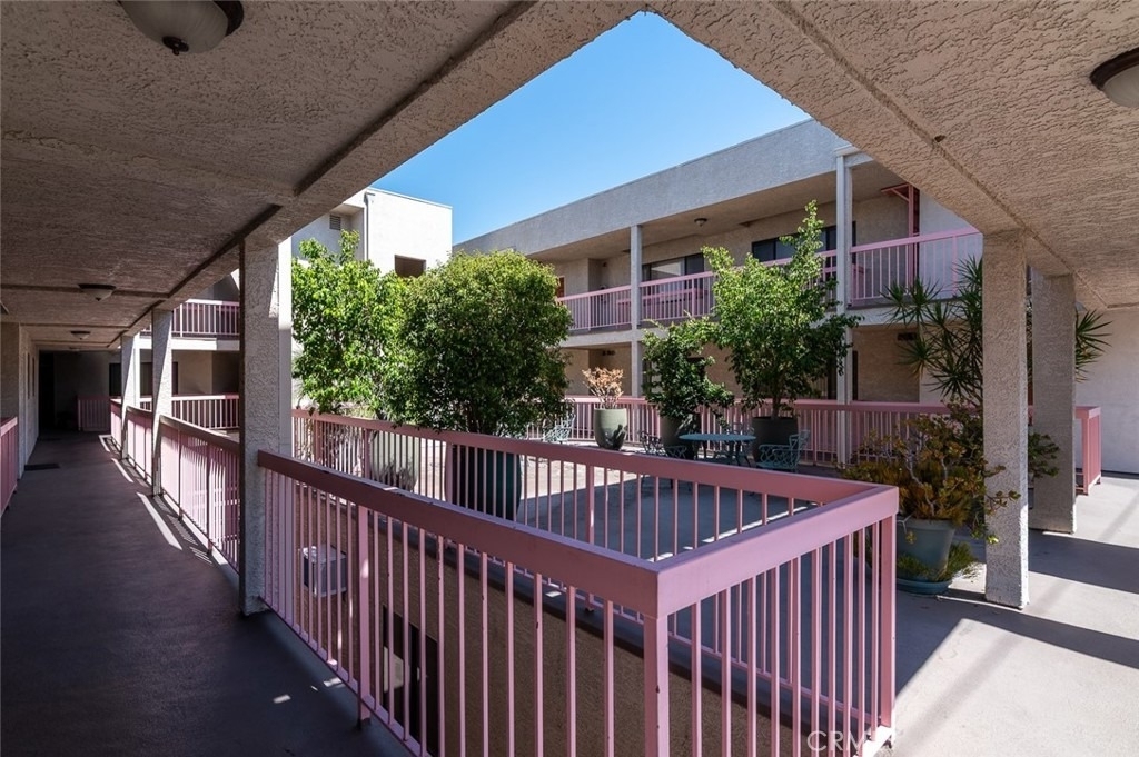 345 N Jackson Street - Photo 3