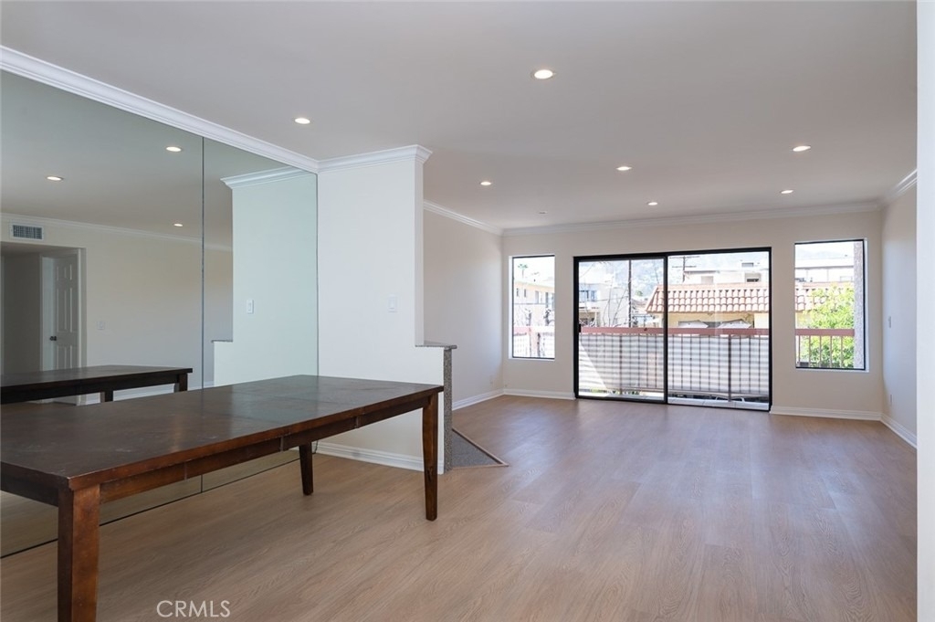 345 N Jackson Street - Photo 6