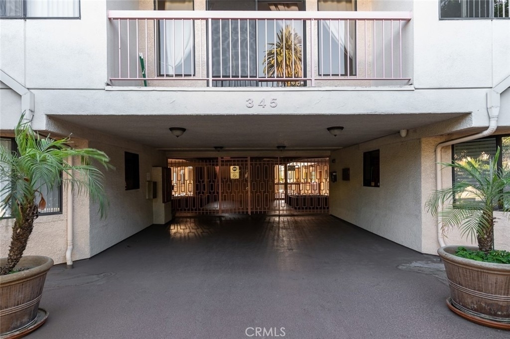 345 N Jackson Street - Photo 2