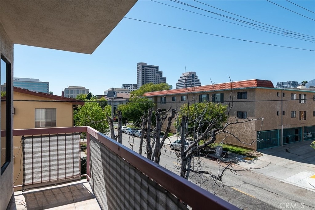 345 N Jackson Street - Photo 19