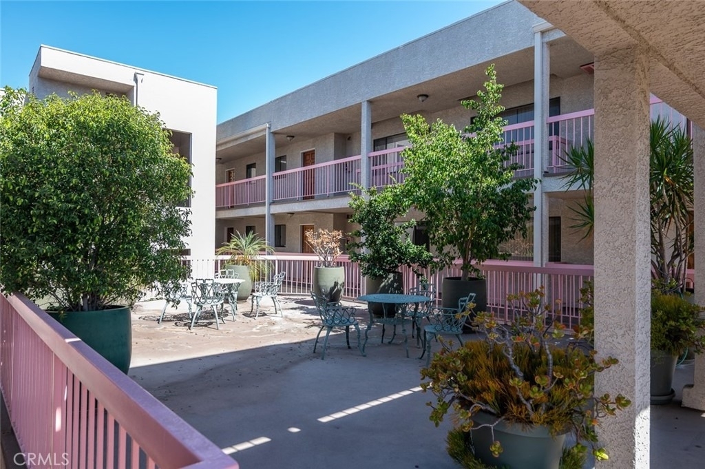 345 N Jackson Street - Photo 20