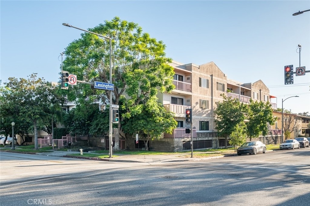 345 N Jackson Street - Photo 23