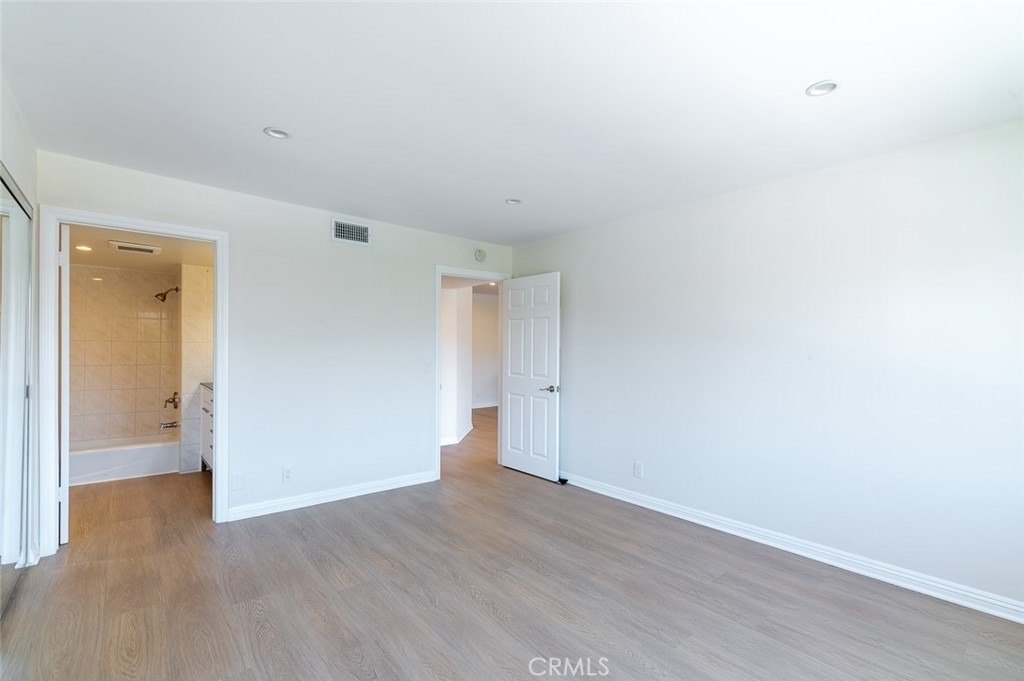 345 N Jackson Street - Photo 17