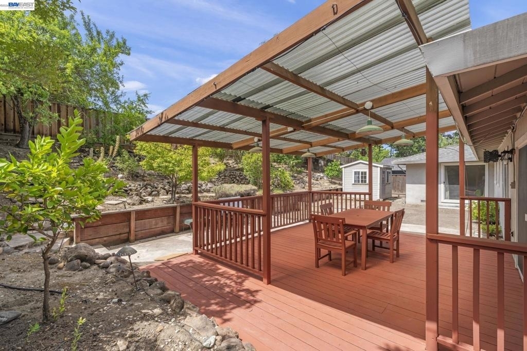 647 Bonita Ave - Photo 16