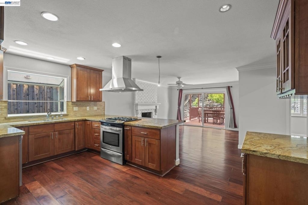 647 Bonita Ave - Photo 6