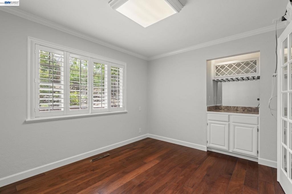 647 Bonita Ave - Photo 9