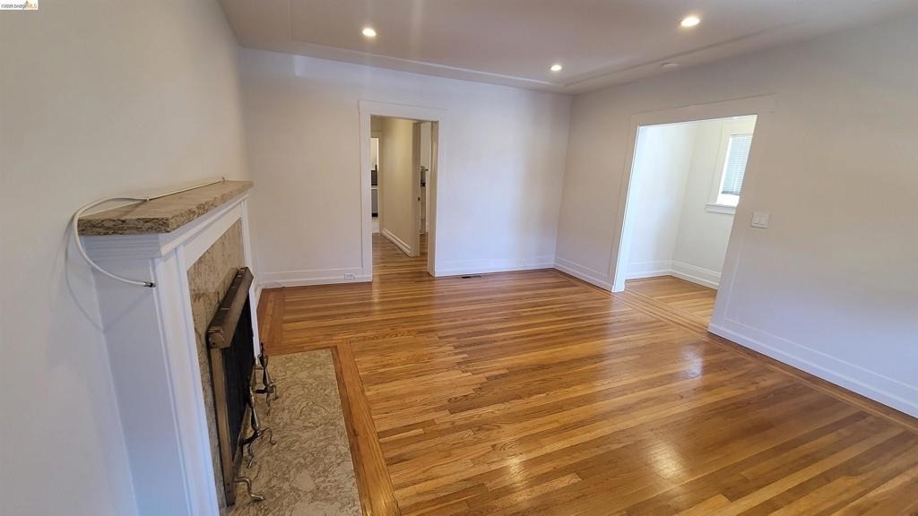 2124 12th Ave - Photo 4